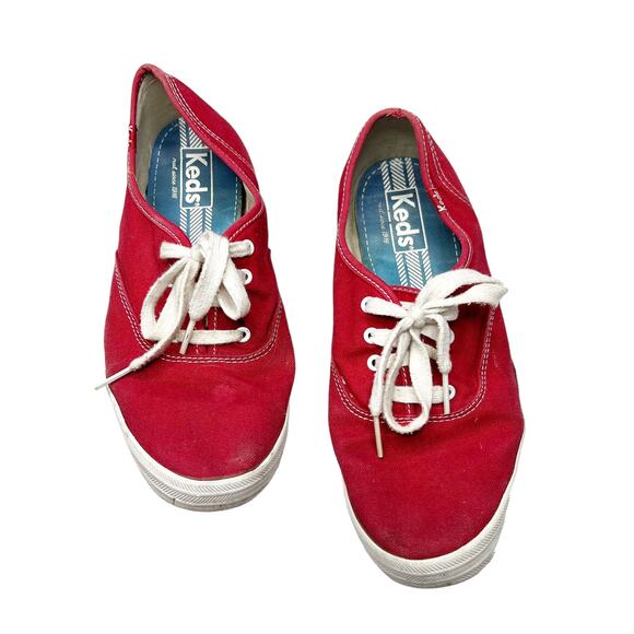 Keds Original Red Canvas Sneaker Shoes Classic Minimalist US 7 UK 4.5 EUR 37.5 - Picture 1 of 7